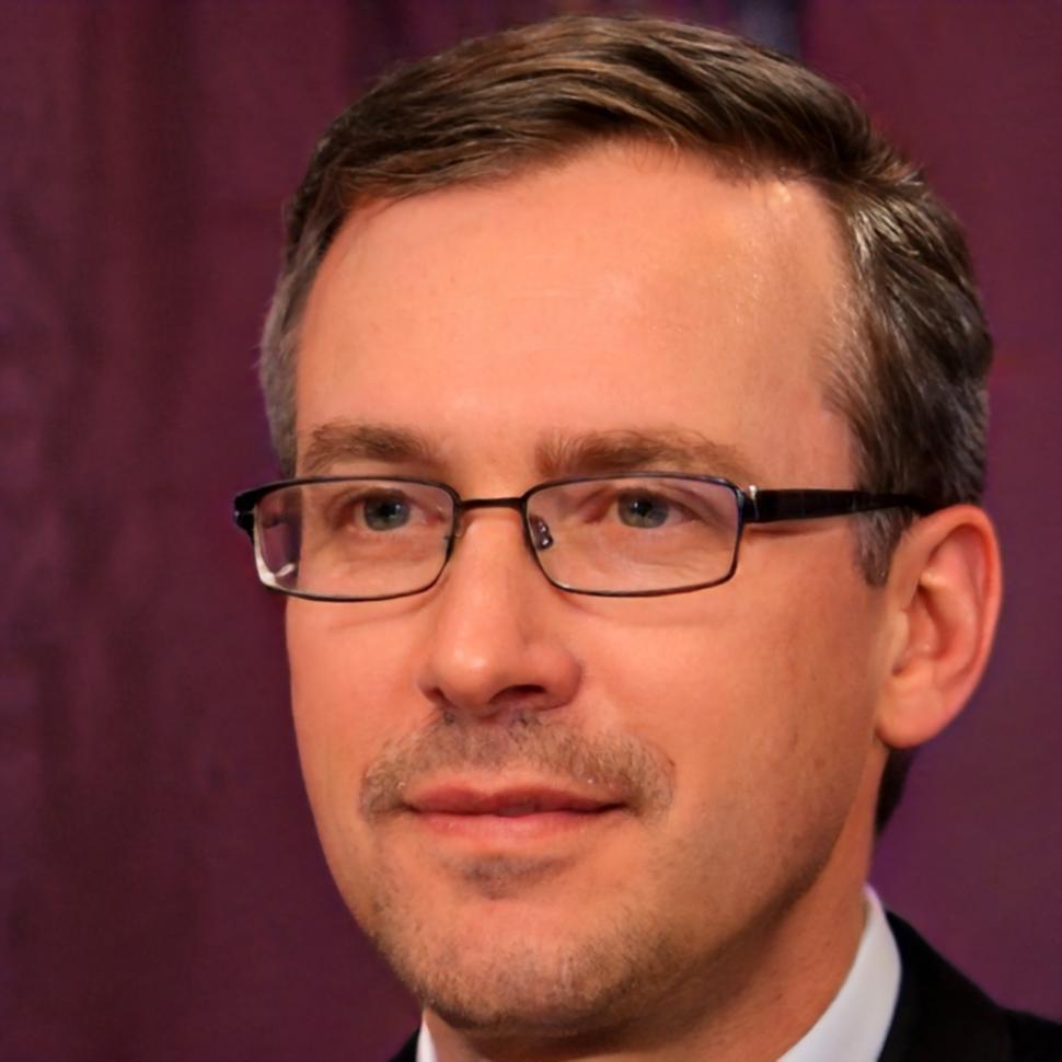 Portrait de Théo Mansart, formateur en analyse financière